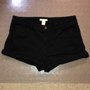 H&M black shorts